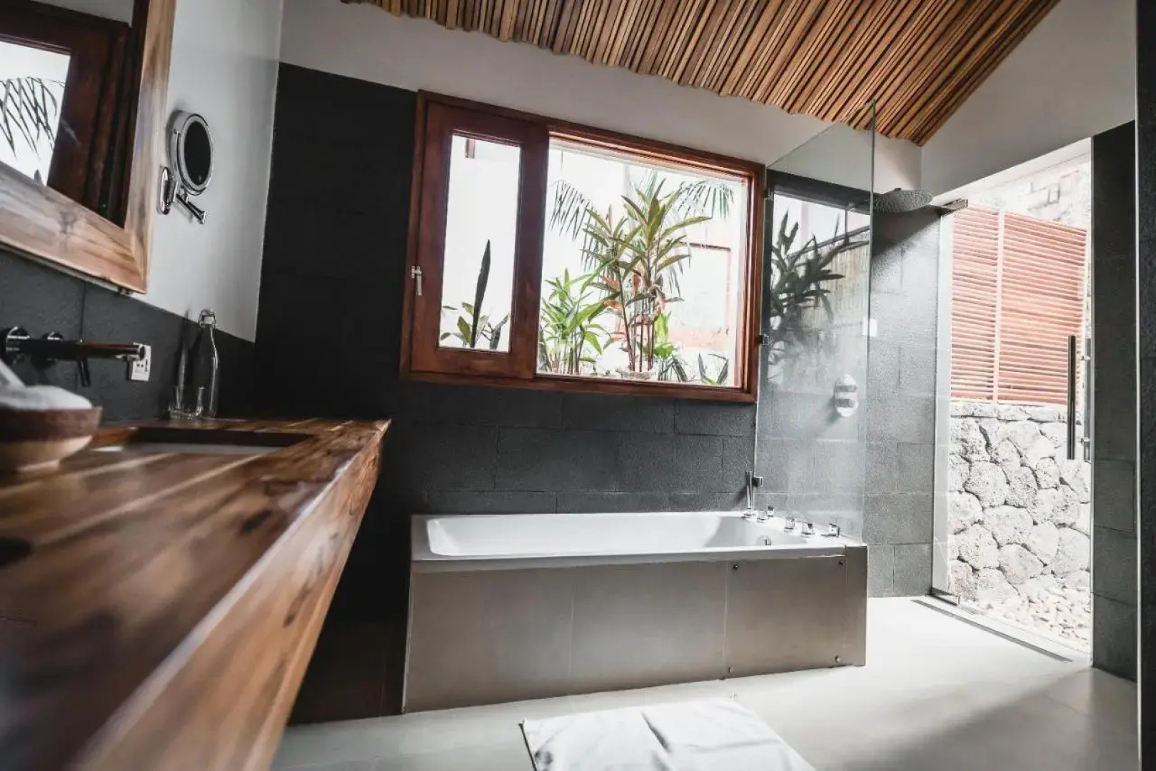 Hemingways Retreat Kigali