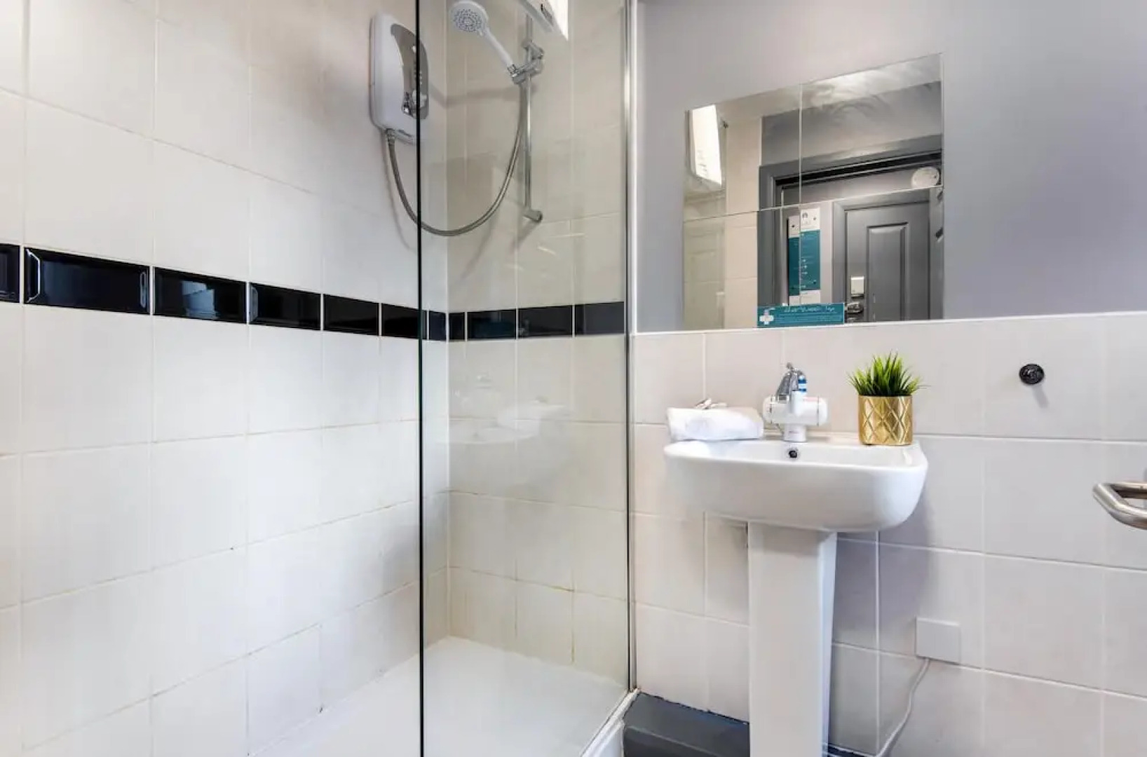 The Eisteddfod - Berwyn House - Central Wrexham - Sleeps Up To 5