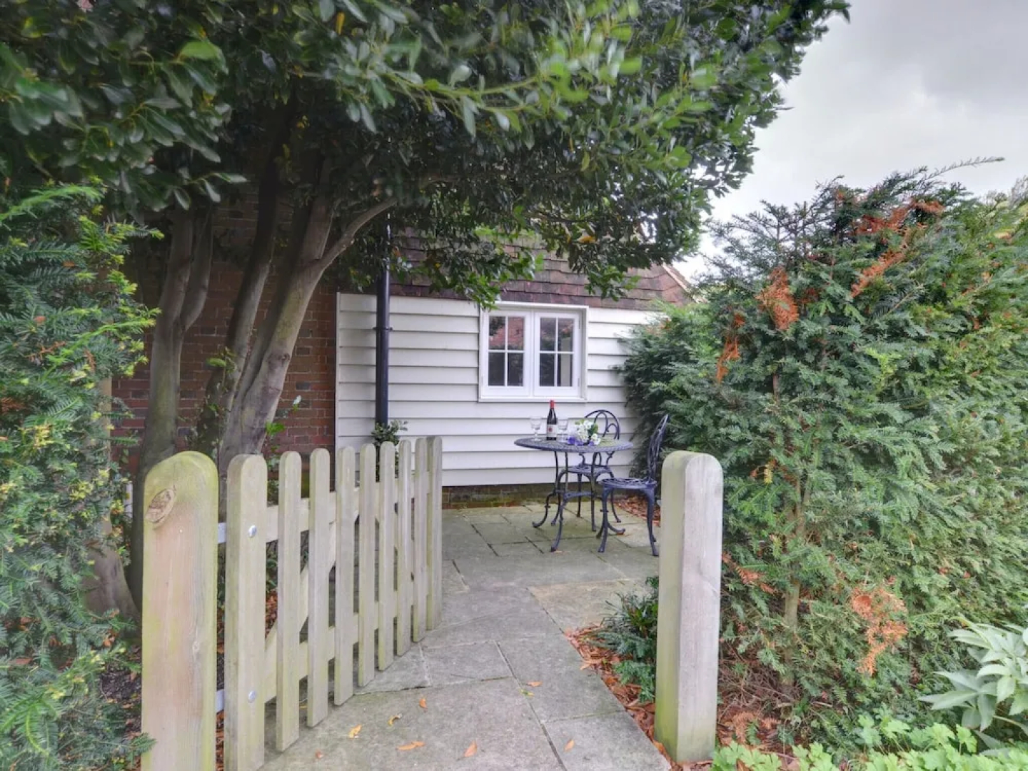 Gorgeous Holiday Home Overlooking the Spacious County of Weald of Kent