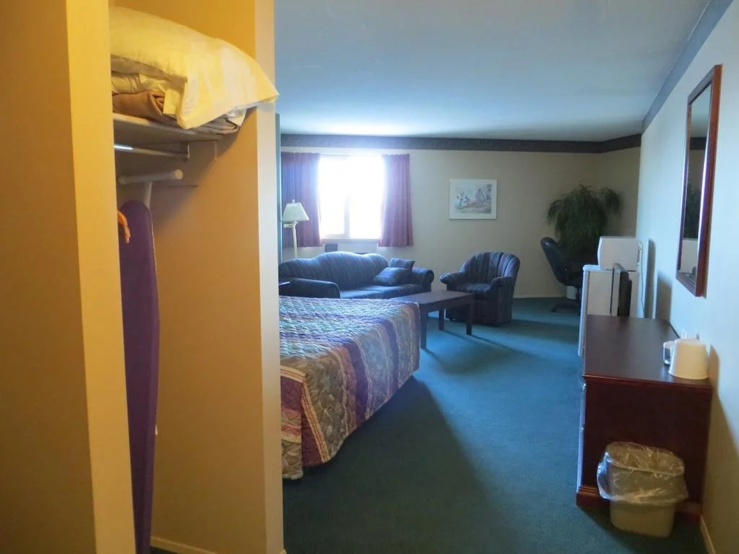 Travelodge by Wyndham Lacombe