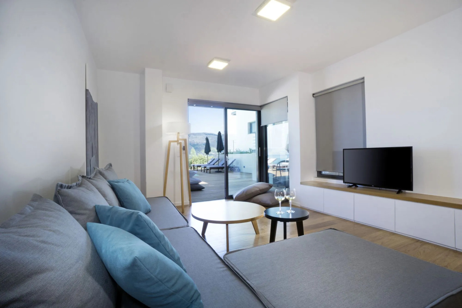 Seametry Luxury Living Apartments Adults Only