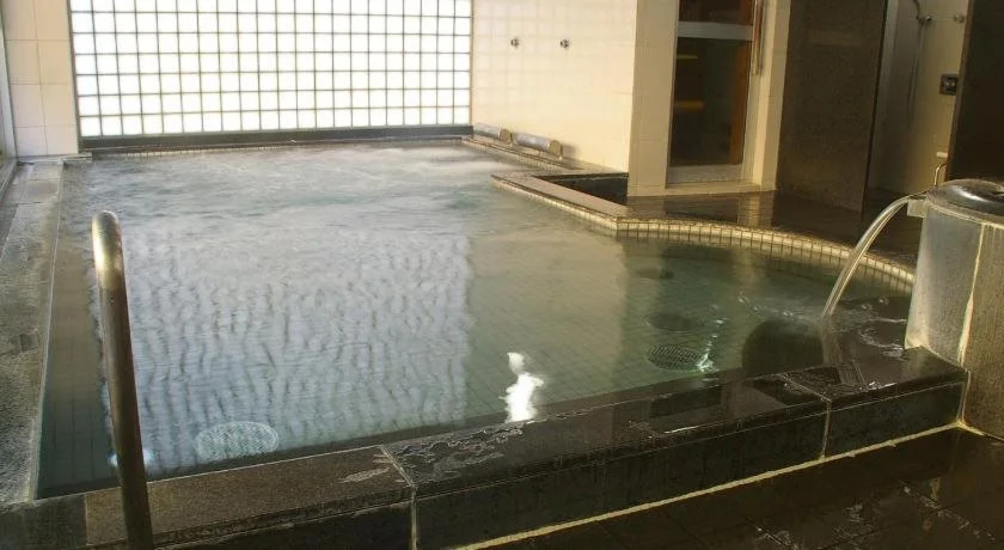 Higashiyama Onsen Maple Plaza