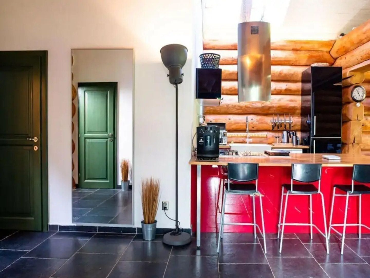 Spacious Holiday Home With Internet