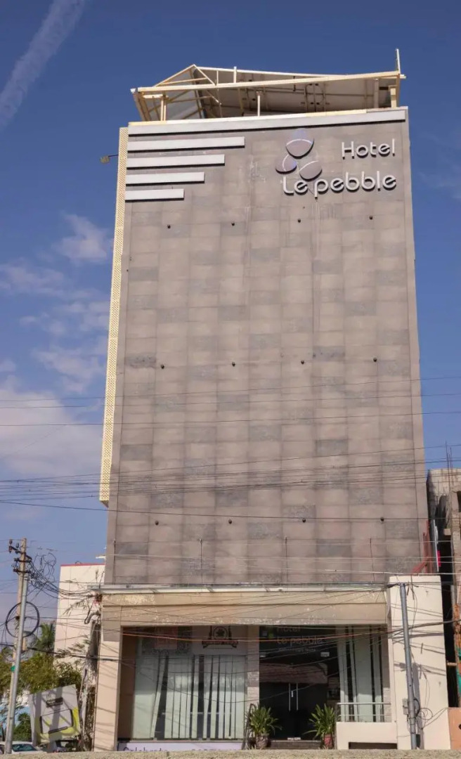 Vits By Spree Hotels Le Pebble