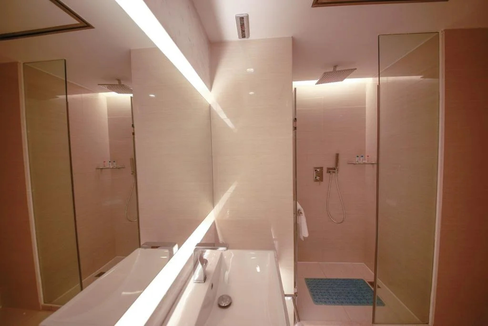 Lavande Jinan Shimao International Hotel