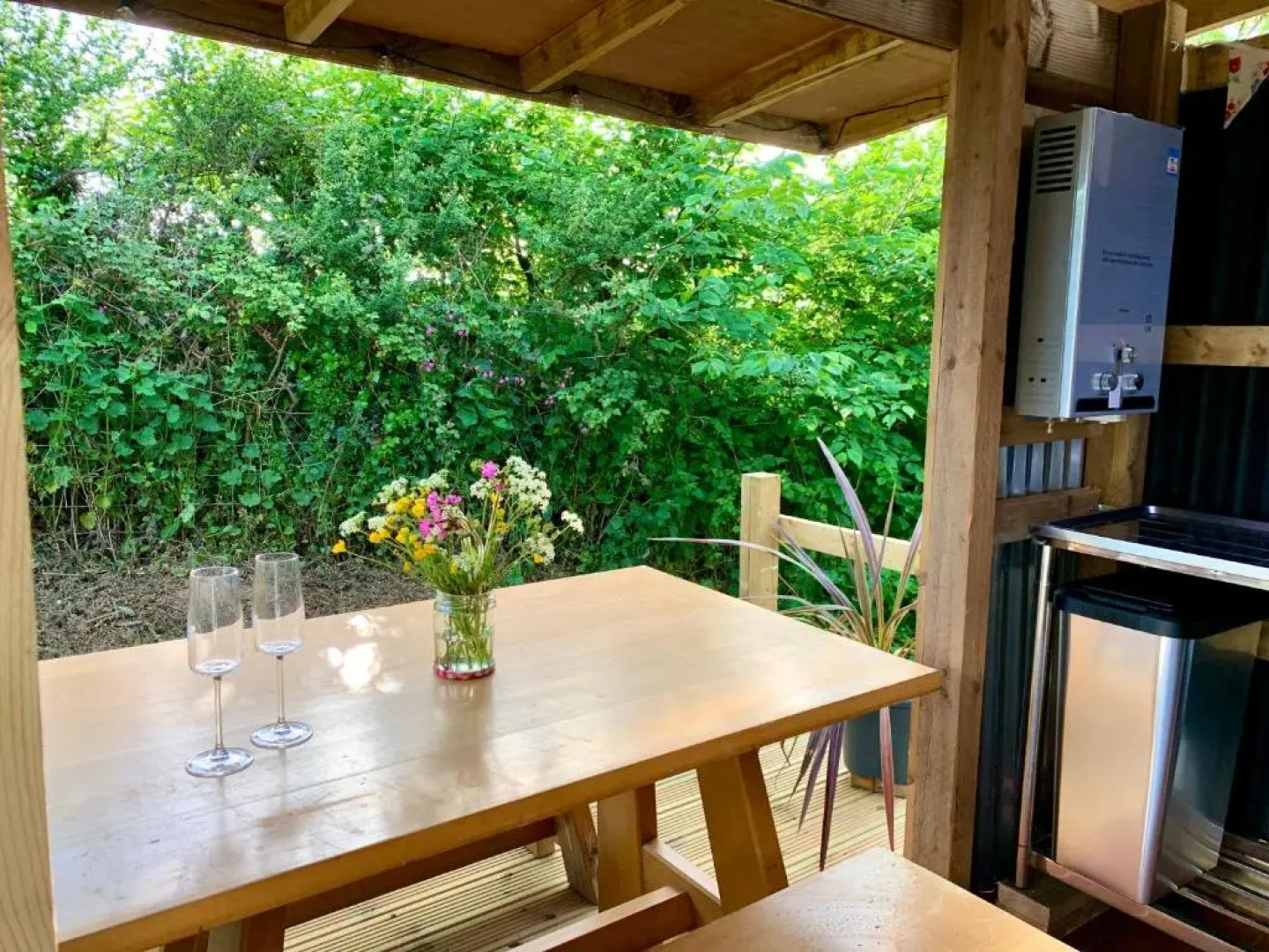 Tregantle Farm Eco Glampsite Super Safari Cabin