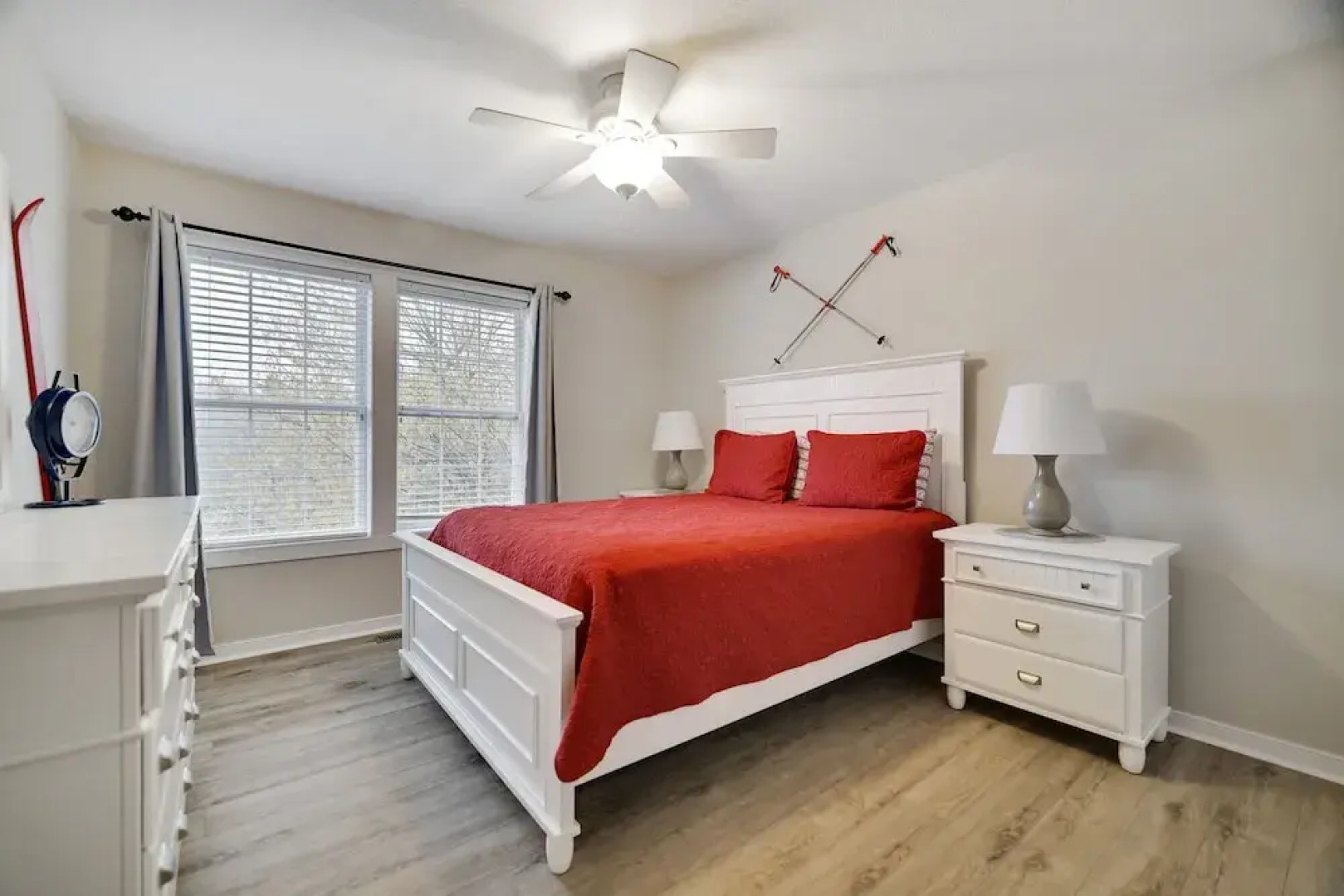 The Nest at Pinecrest by Avantstay Hot Tub Spacious Deck Game Room Fire Pit