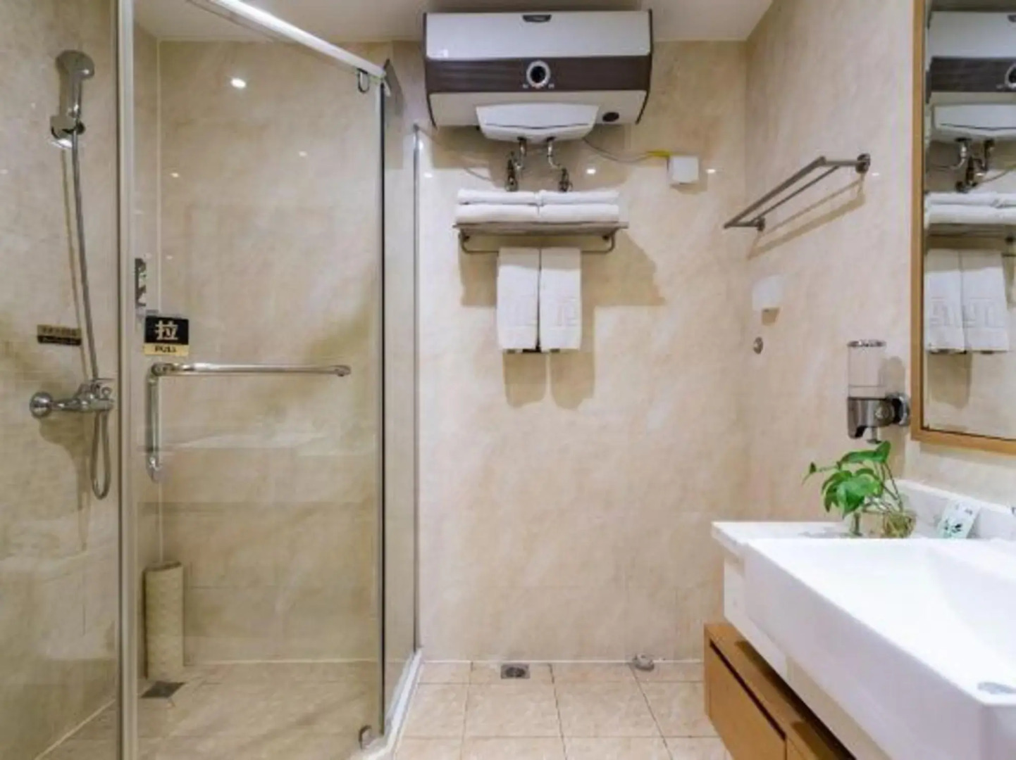 Kombo hotel apartment