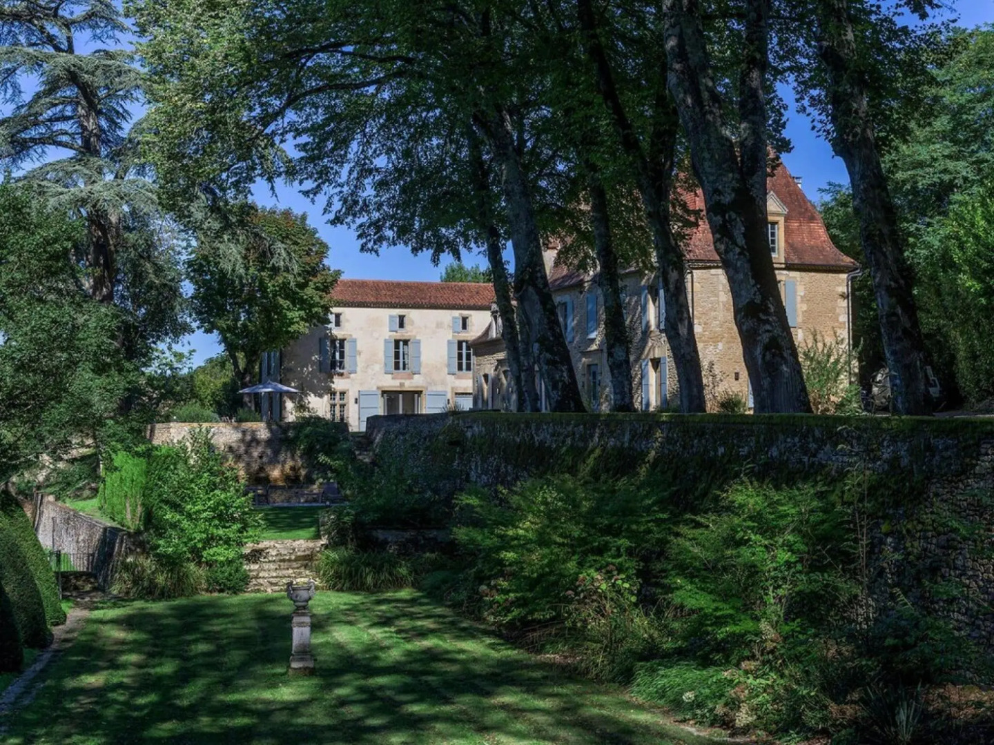 Plush Mansion in Saint-Germain-de-Belvès with Private Pool
