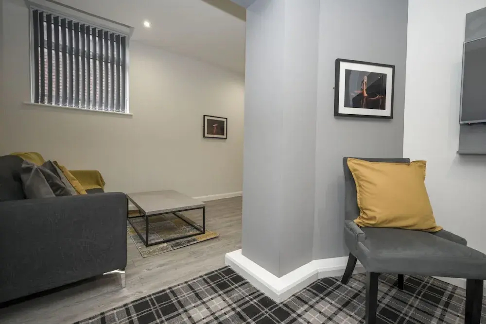 42 Apart-hotel