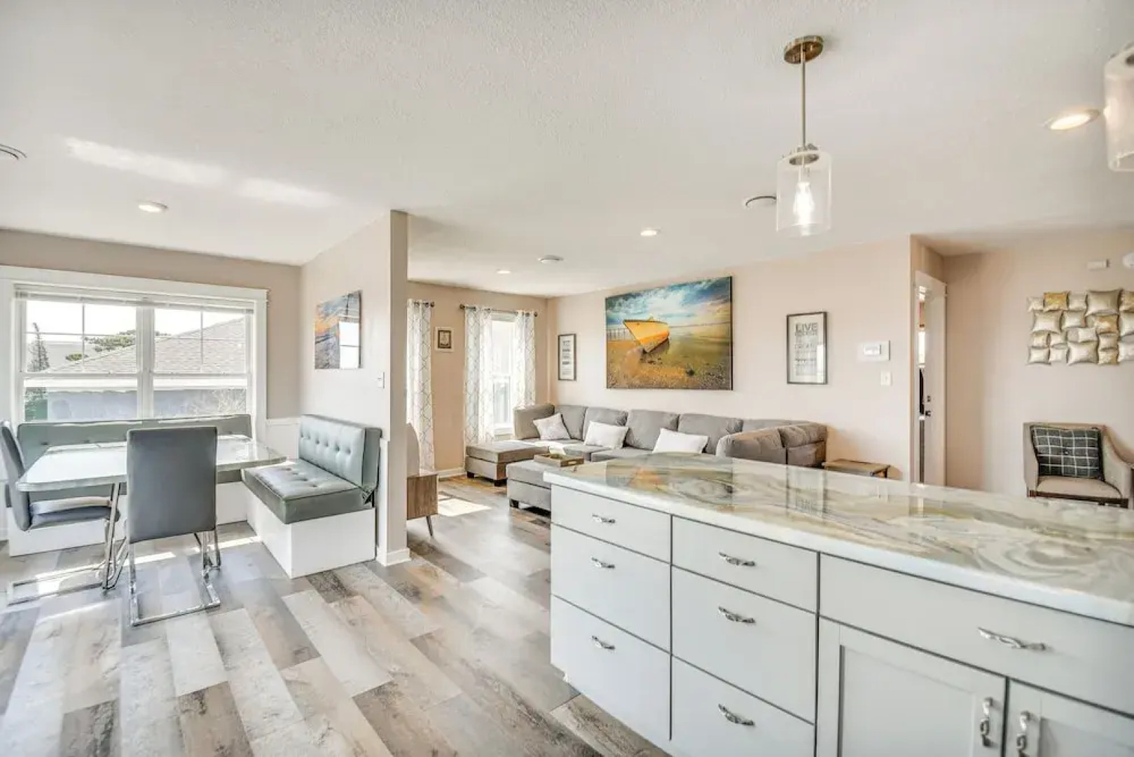 Bright Kitty Hawk Home w/ Hot Tub, Walk to Beach!