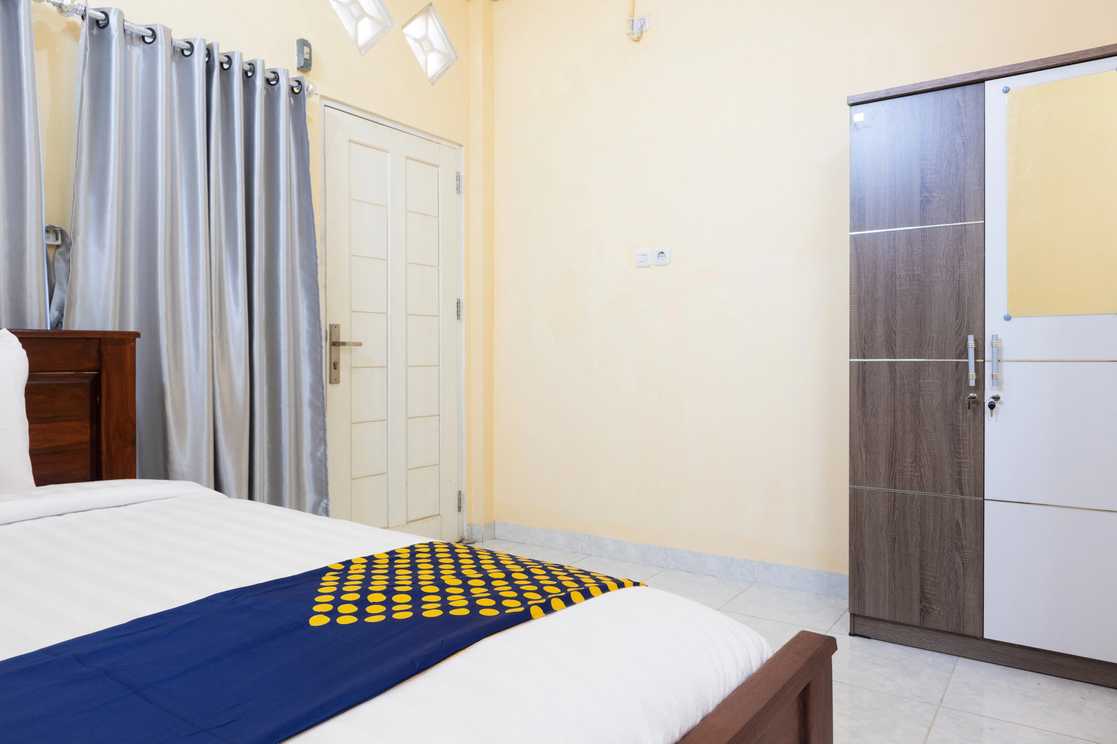 SPOT ON 2063 Bethania Residence