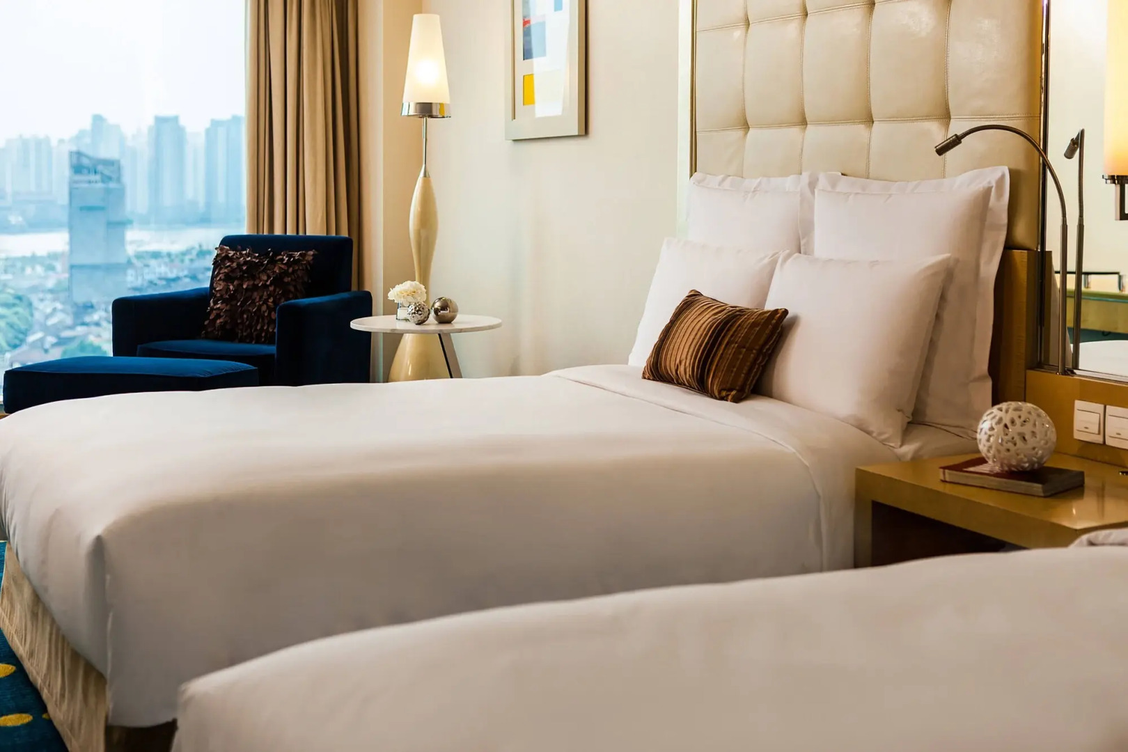 Отель Renaissance Shanghai Yu Garden