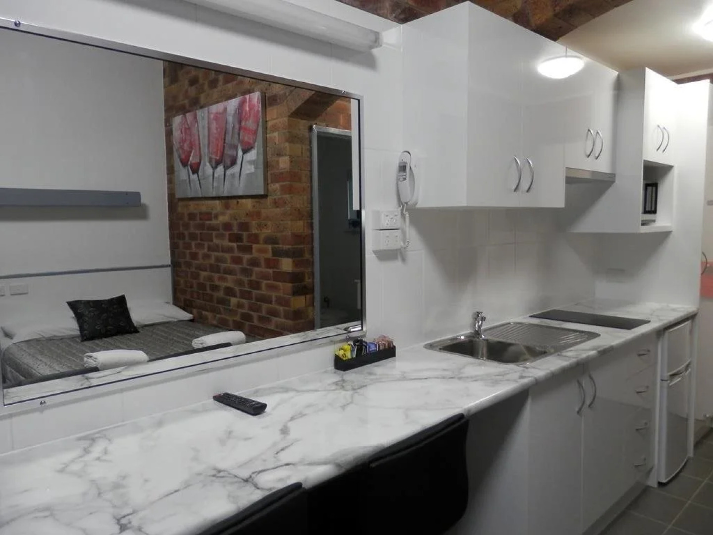 Allan Cunningham Motel