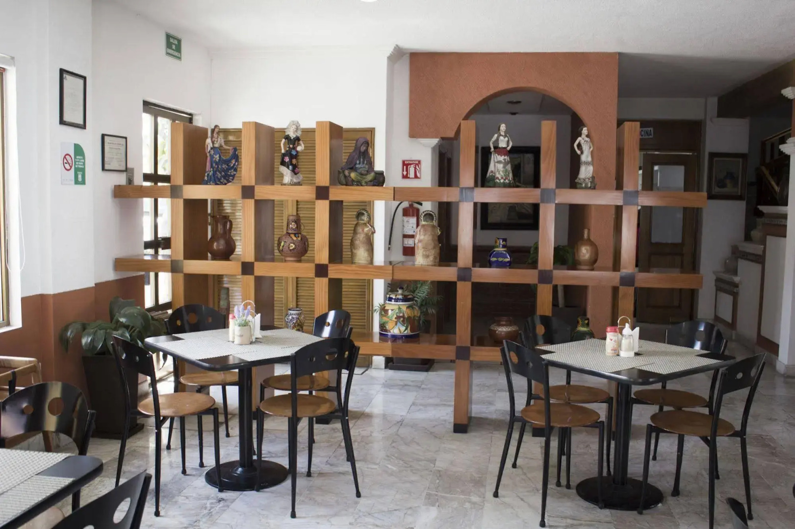 Estanza Hotel & Suites