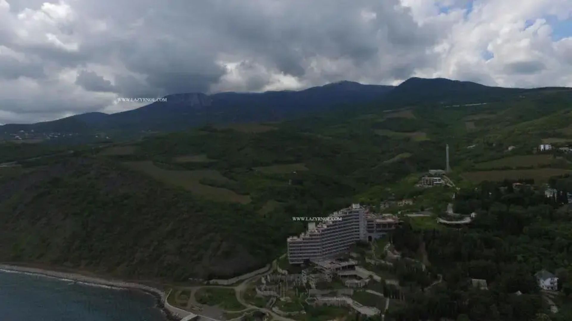 Two Floor Cottages in Lazurnoe