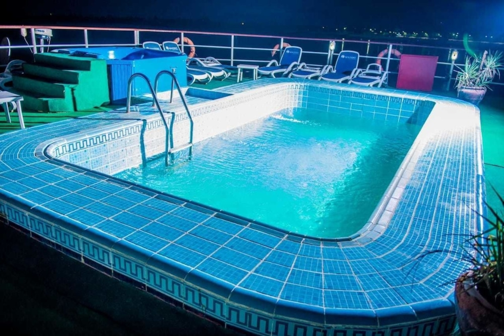 Nile Saray