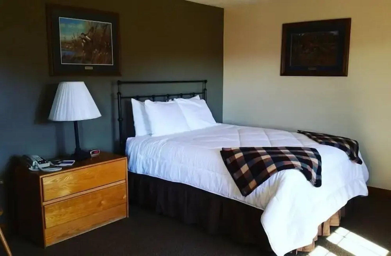 Spillover Motel and Inn