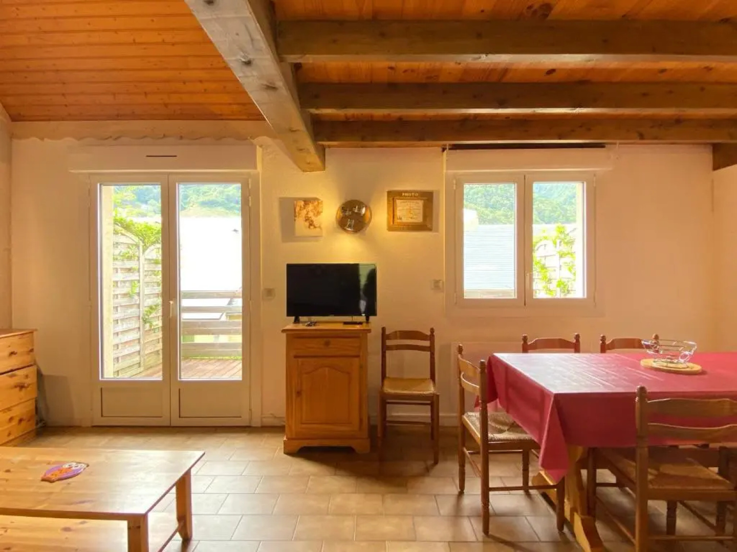 Le 103. Chalet 3 chambres. Terrasse. Parking. wifi.