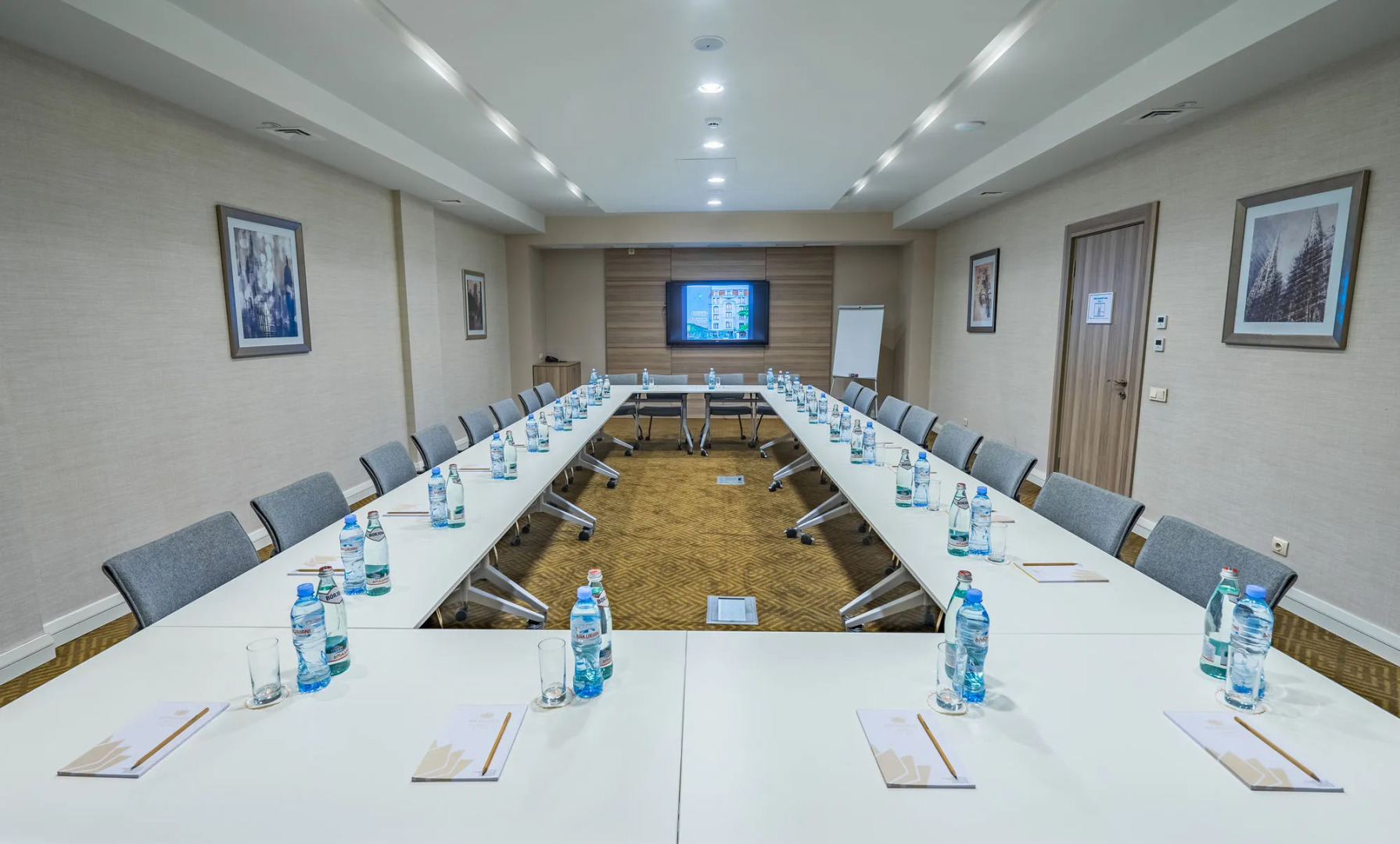 Отель City Avenue