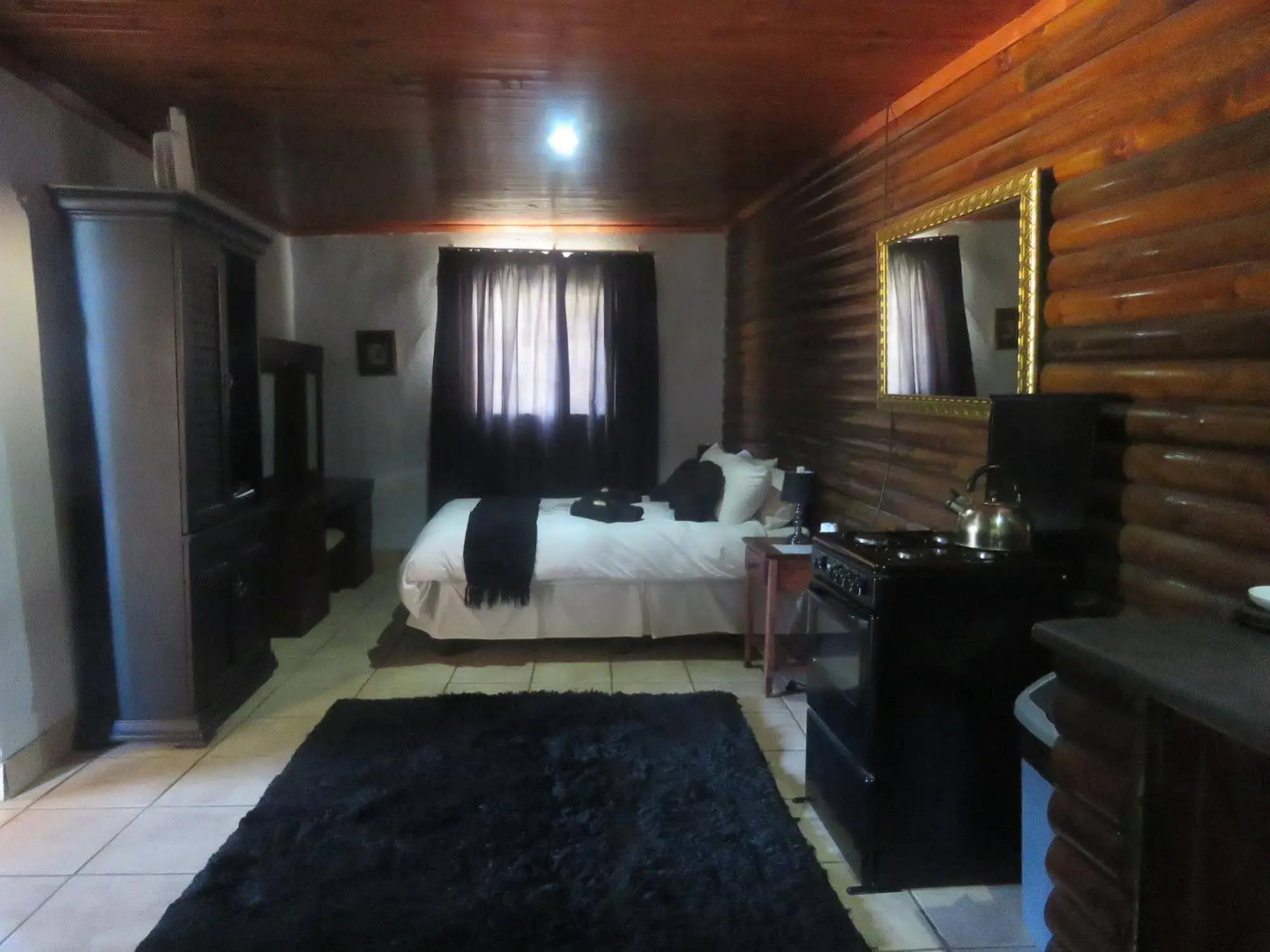 Swartberg Backpackers