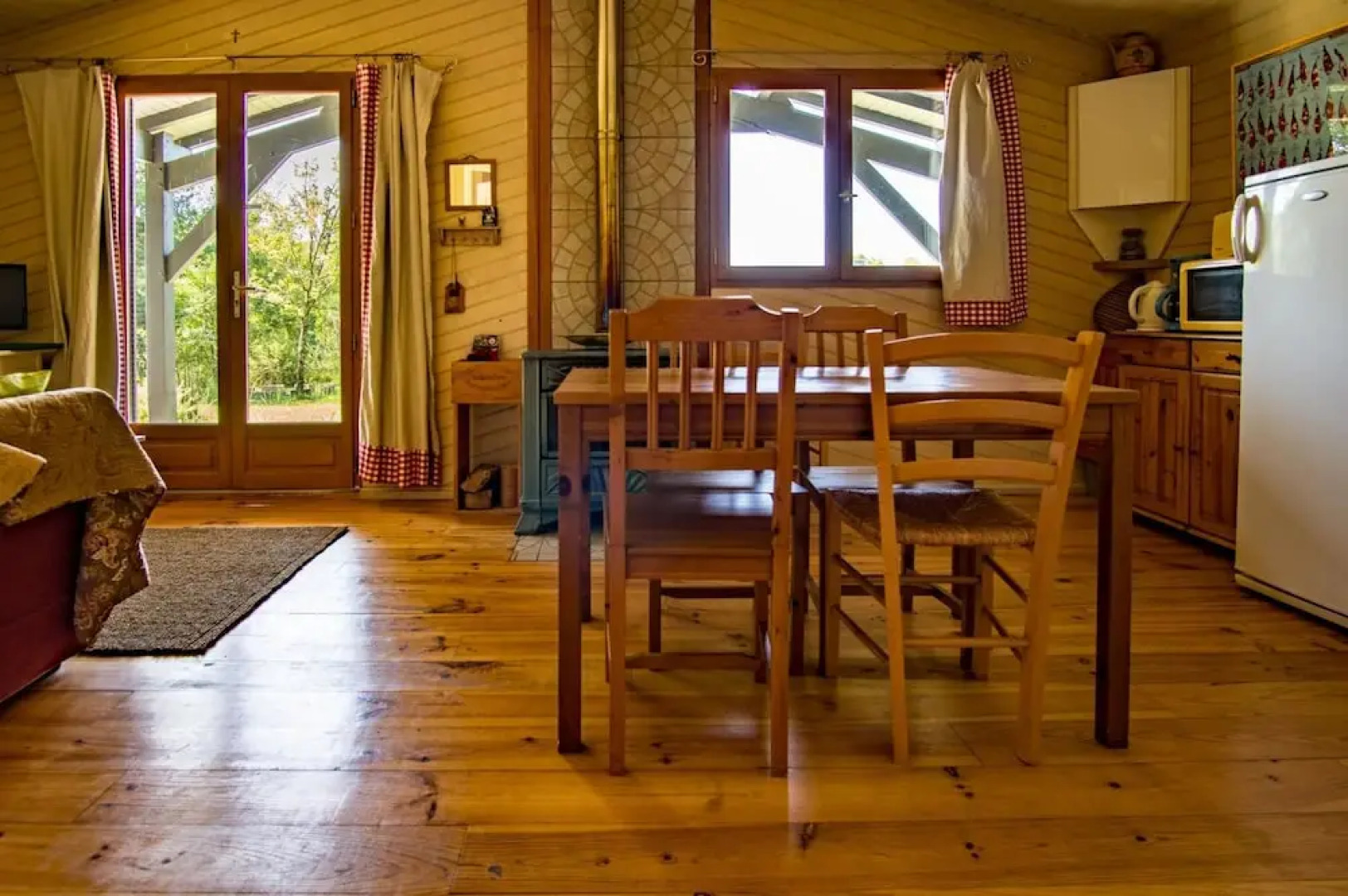 Villa With 2 Bedrooms in Saint-laurent-des-hommes, With Wonderful Lake