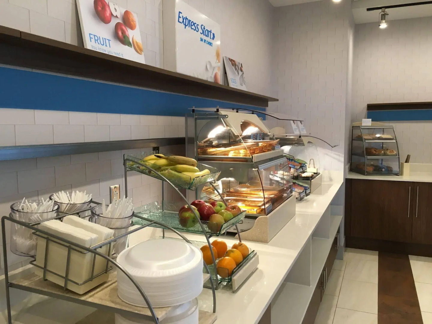 Holiday Inn Express & Suites Oswego by IHG