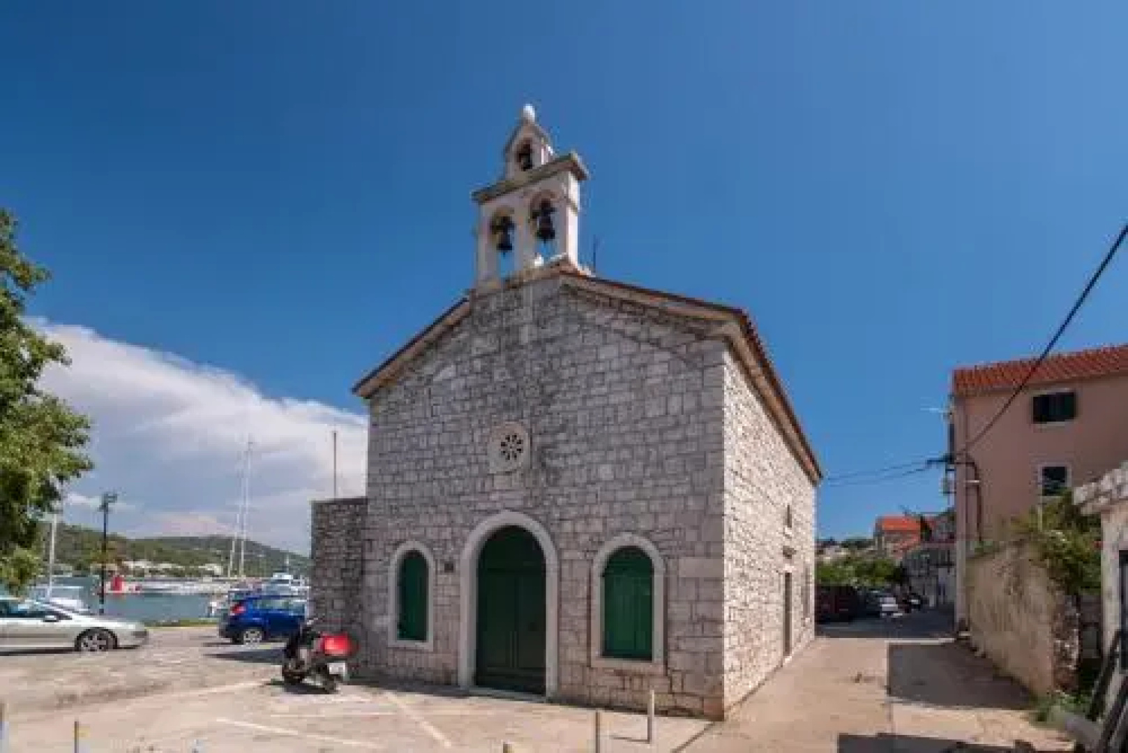 Apartments & Kamp Hostin Tisno