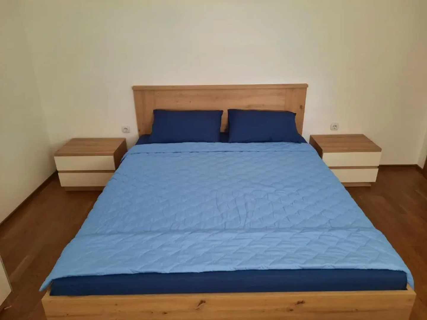 New modern 1 bedroom apartment with free parking