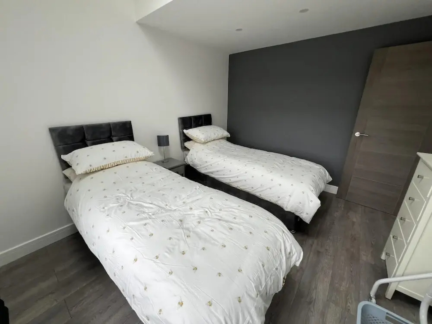 Whole House -sleeps4-parking-garden-bikinghiking