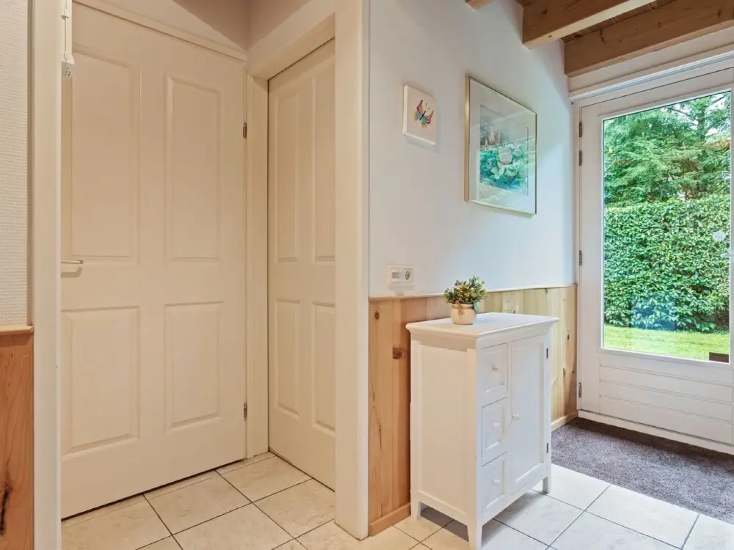 Terrace Apartment With Lush Garden