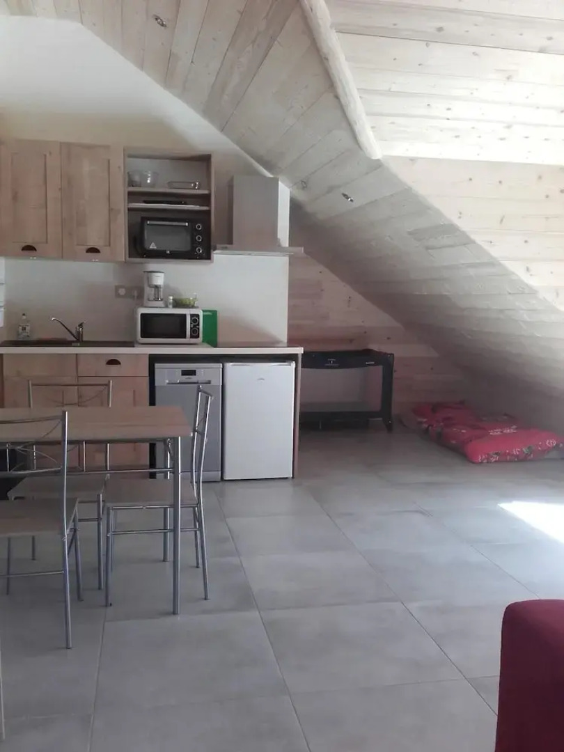 Studio in Saint-jean-d'arves, With Wonderful Mountain View, Furnished Garden and Wifi - 6 km From the Slopes