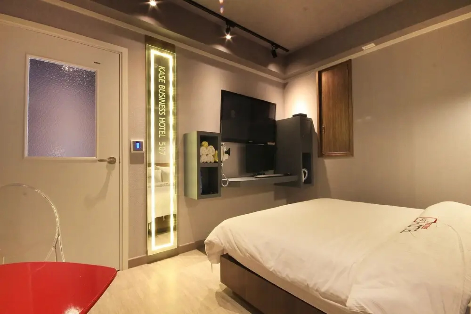 Yeongju Case Business Hotel