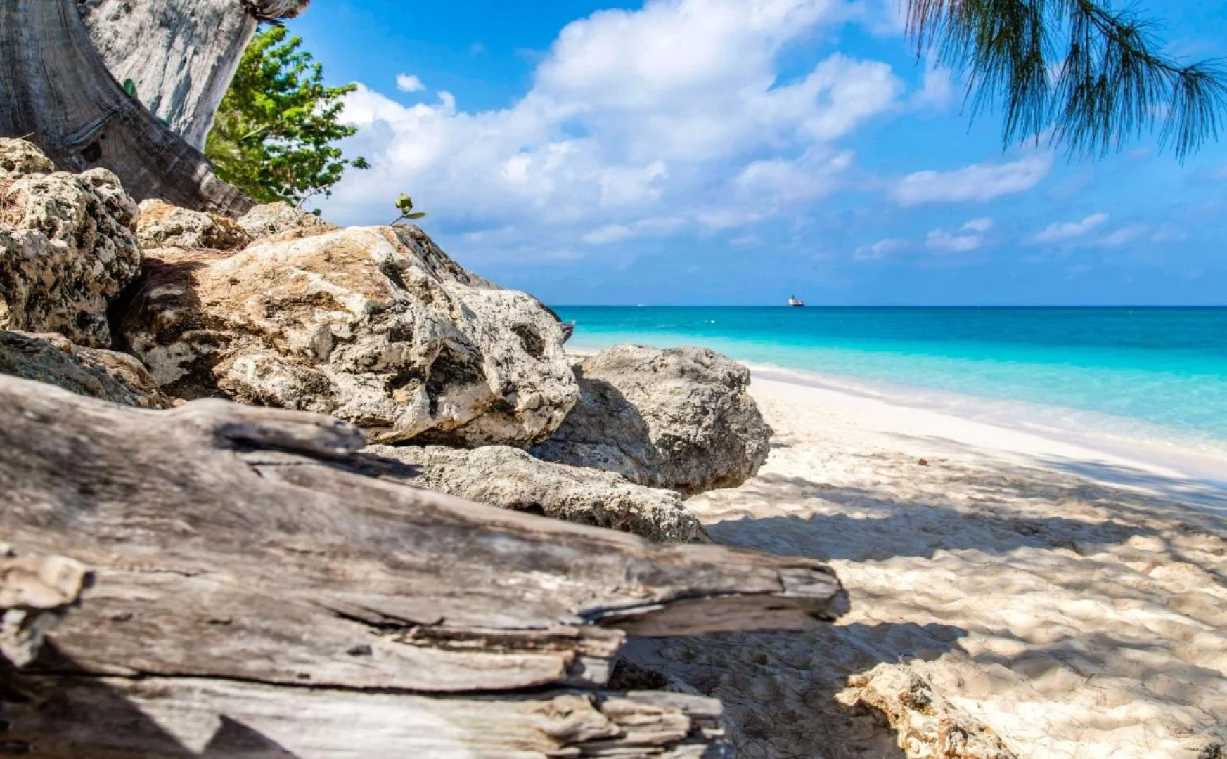 Hampton by Hilton Grand Cayman Seven Mile Beach