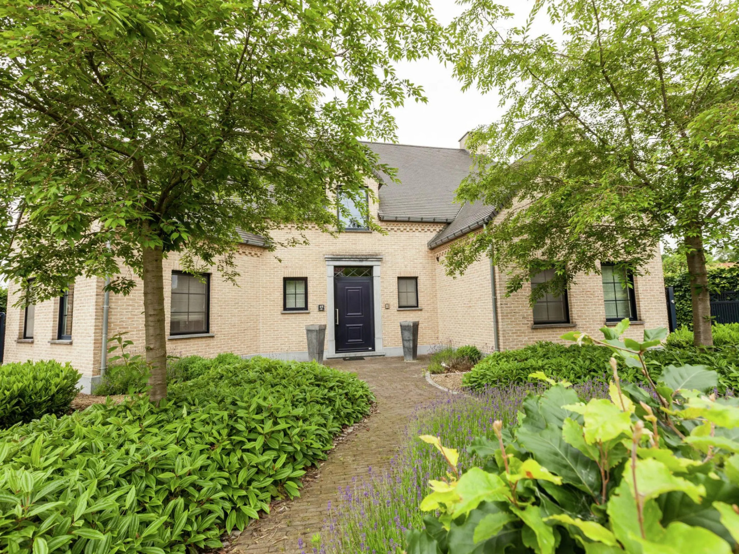 Beautiful Villa with Sauna & Hot Tub in the Region Haspengouw