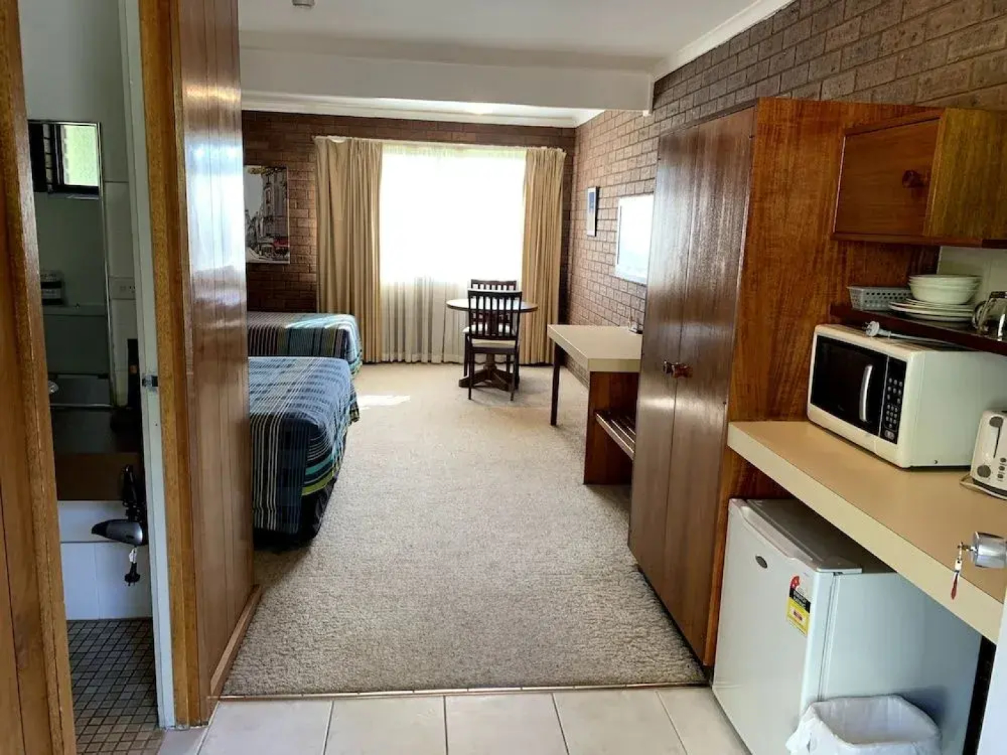 Kingswood Motel & Apartments