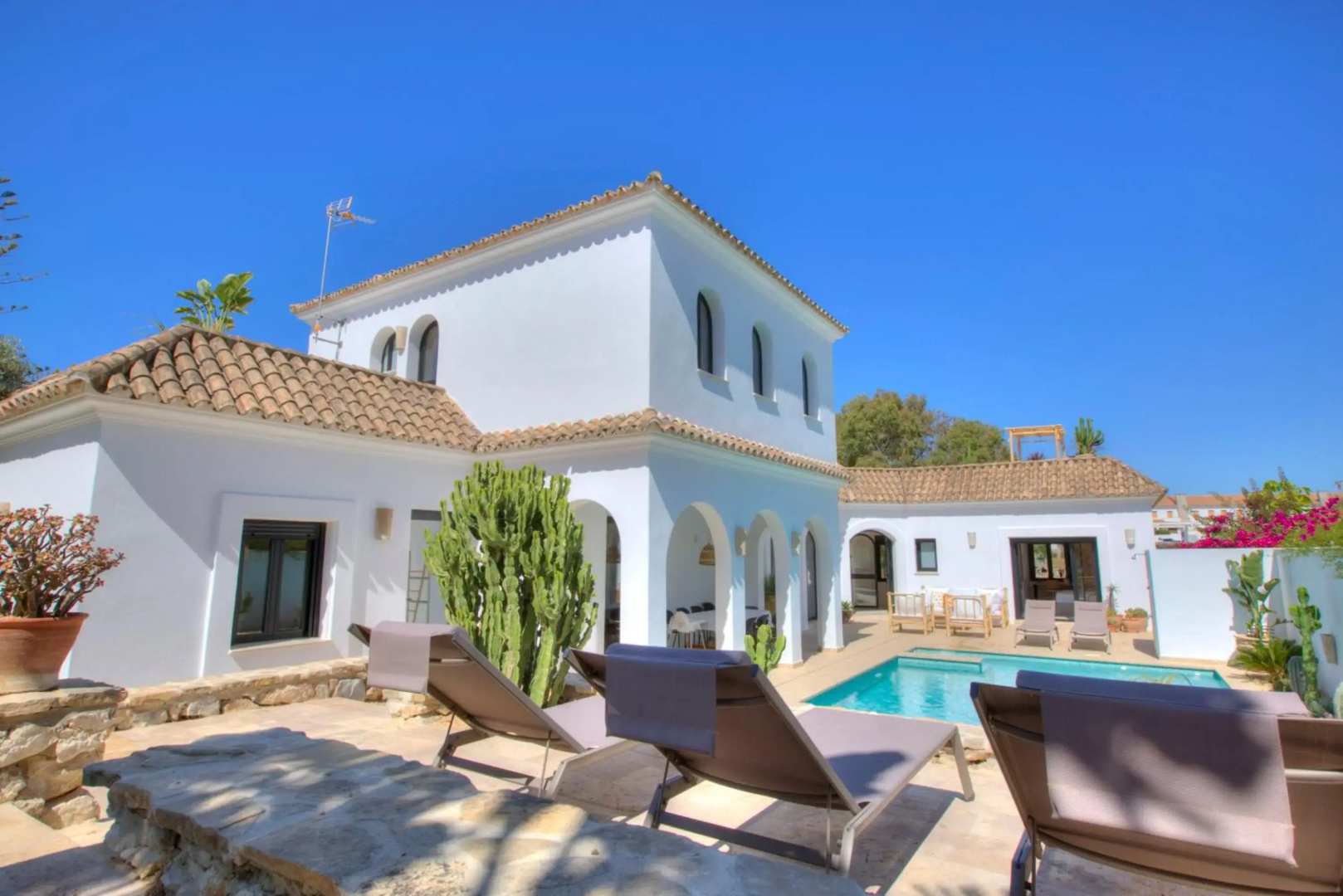 Villa Mas Tranquila - A stylish villa with pool 150 m from the beach