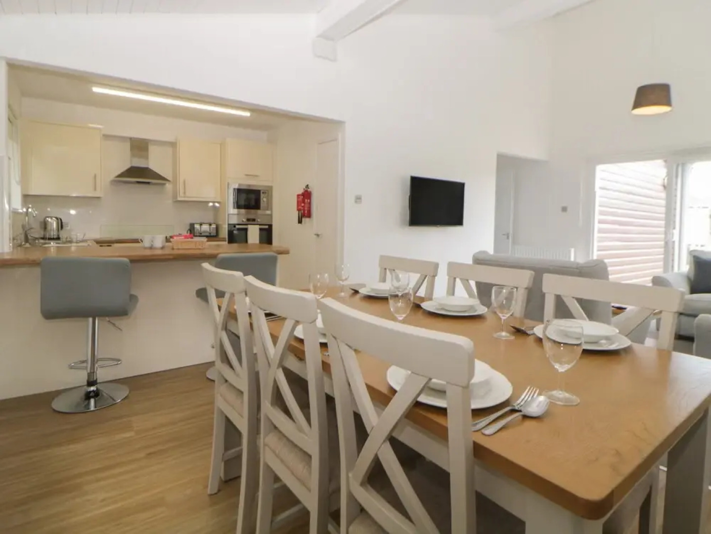 Harcombe House Bungalow 6