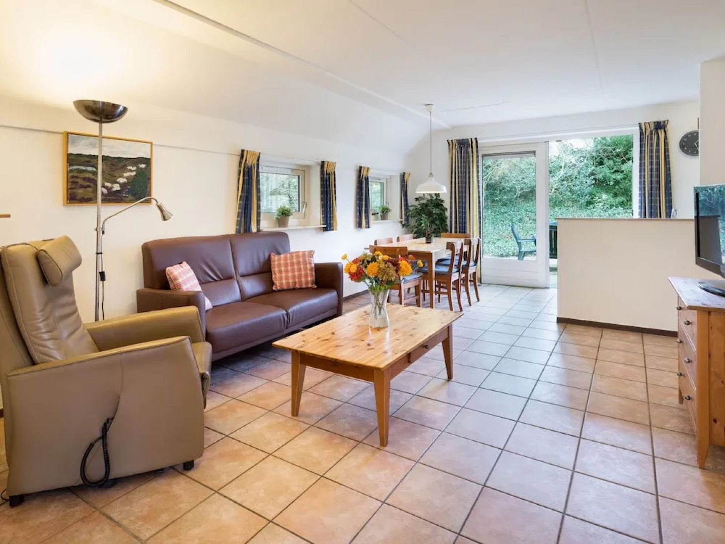 Romantic Villa With a Dishwasher, Near a National Park