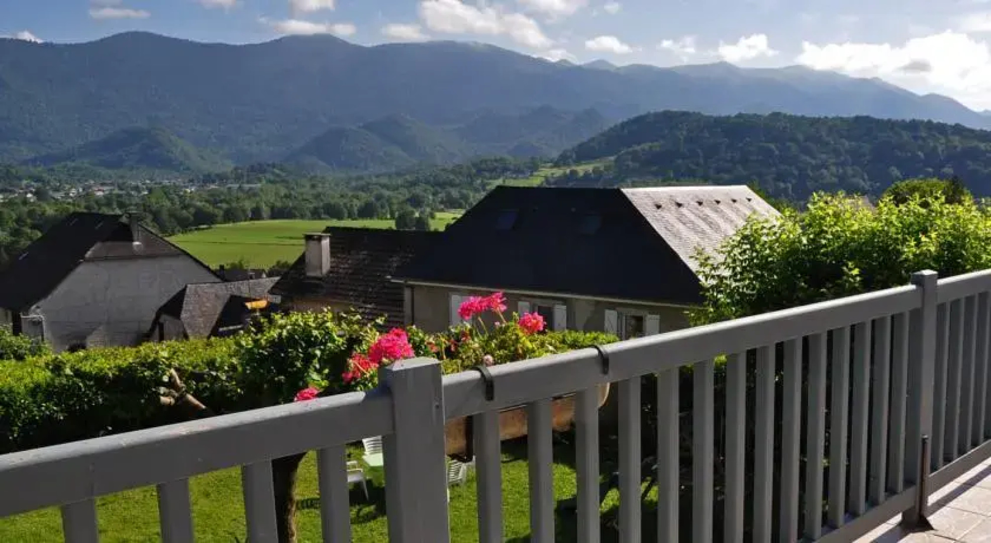 Chambres dHôtes Aux Pieds des Pics