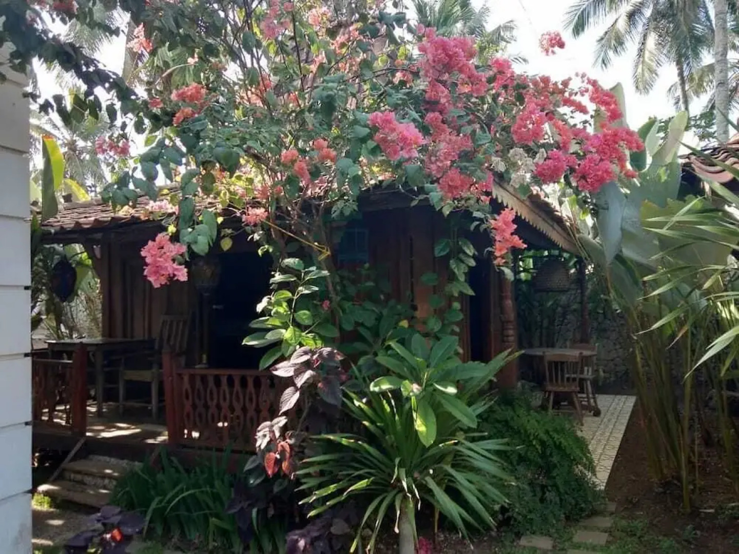 The Ermaja's Pavilion Hotel