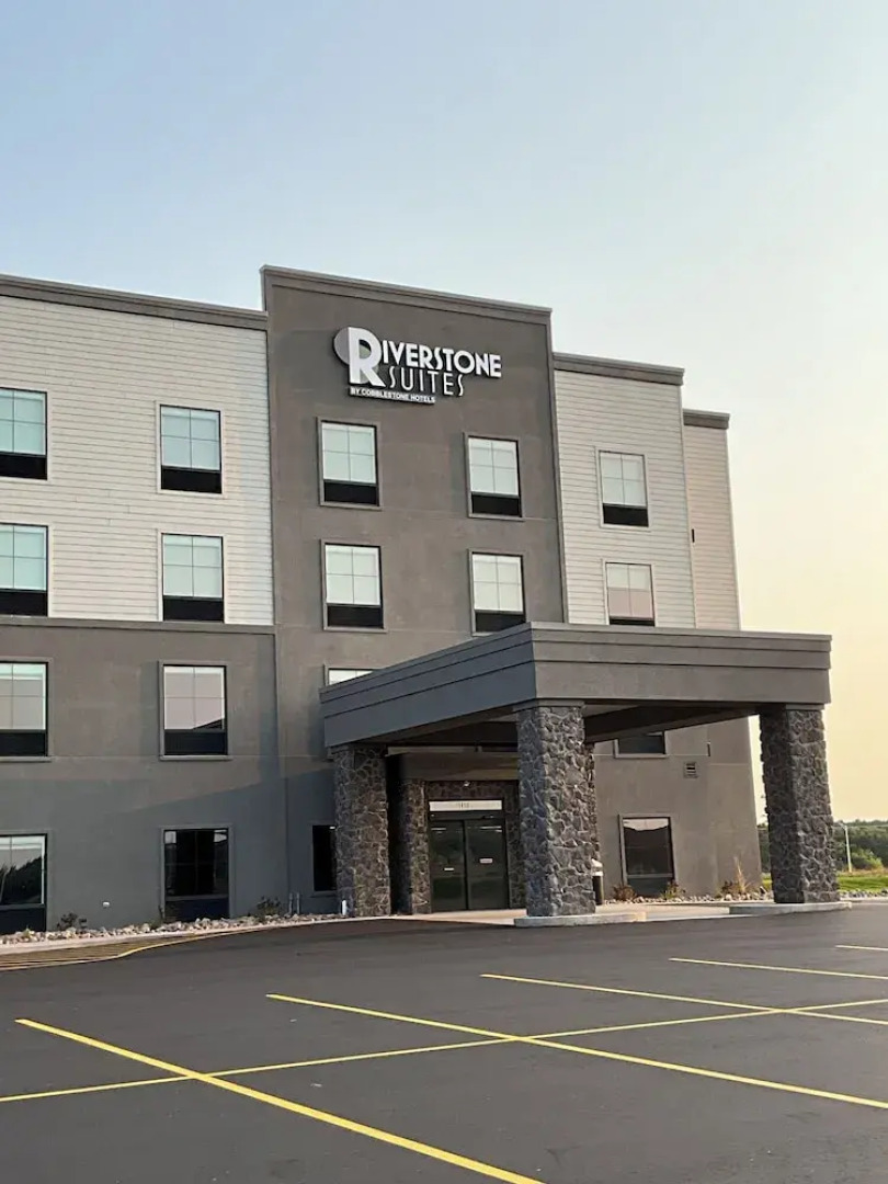 Riverstone Suites - Chippewa Falls