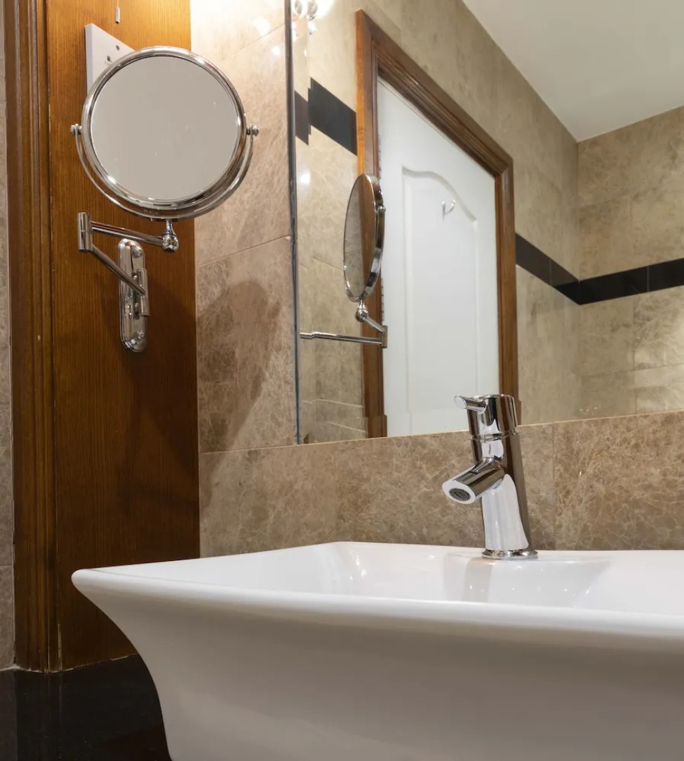 Schull Harbour Hotel