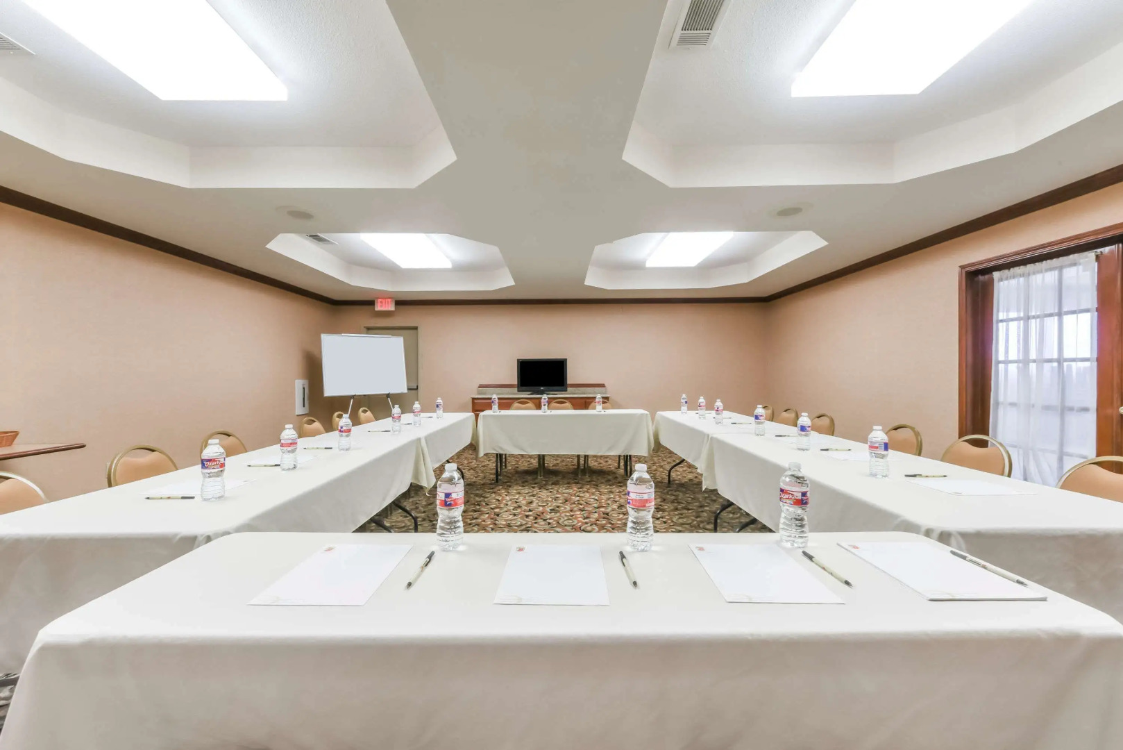 Super 8 by Wyndham Alvarado