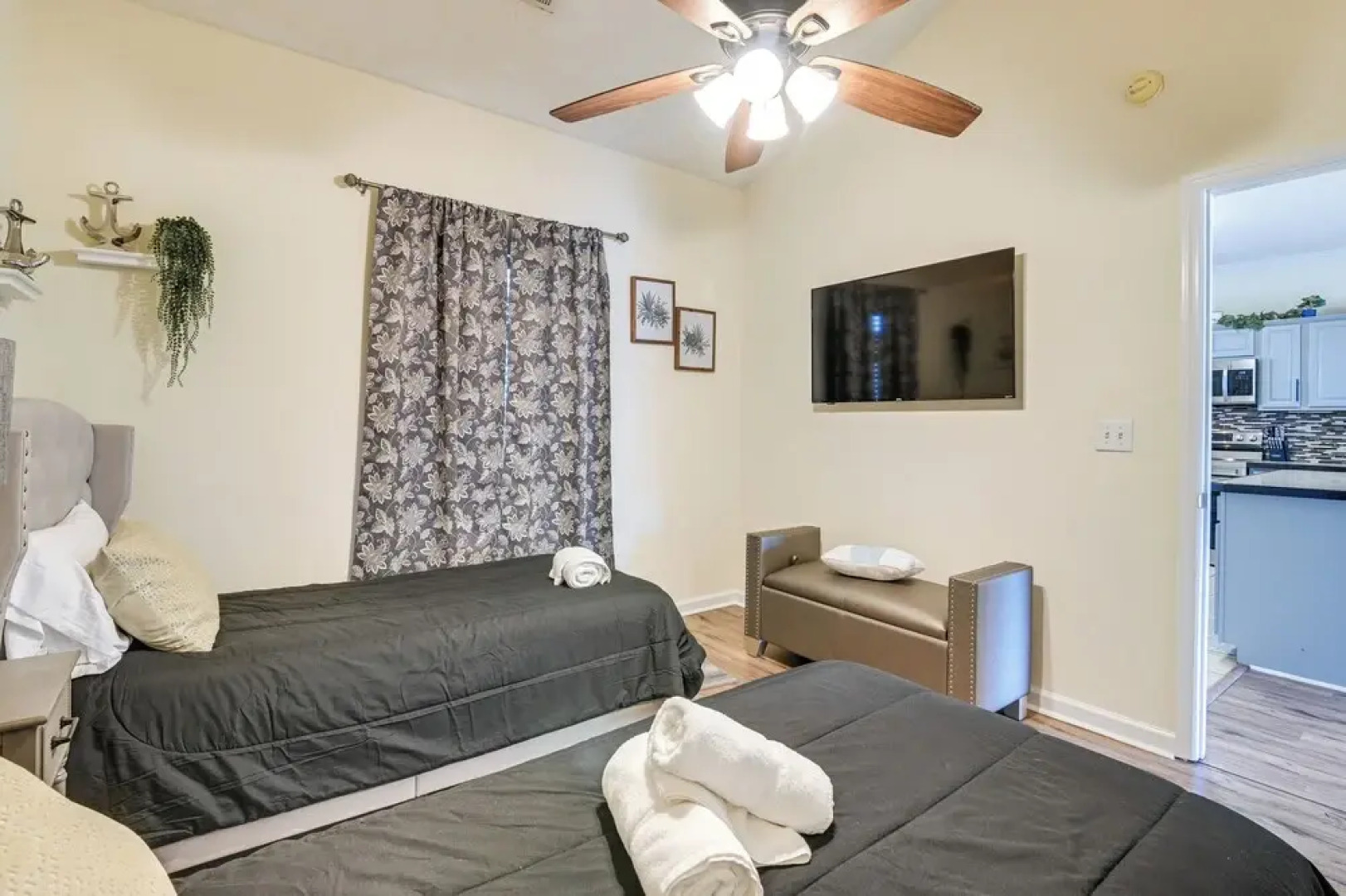 Myrtle Beach Condo w/ Large Balcony & Pool Access