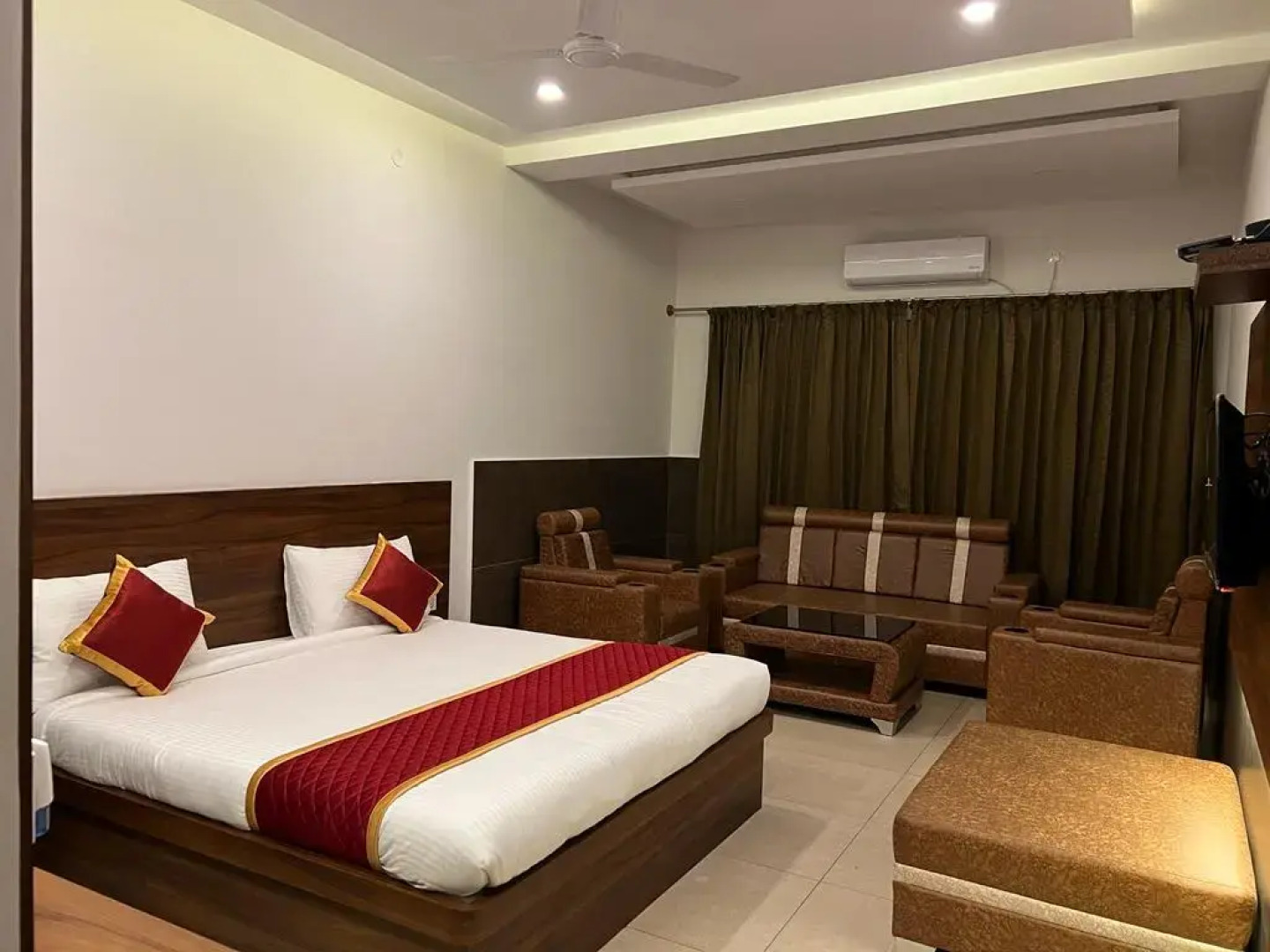 Hotel Royal Comforts