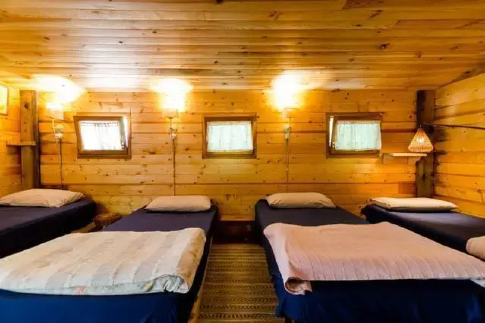 Surf N Sand Hostel