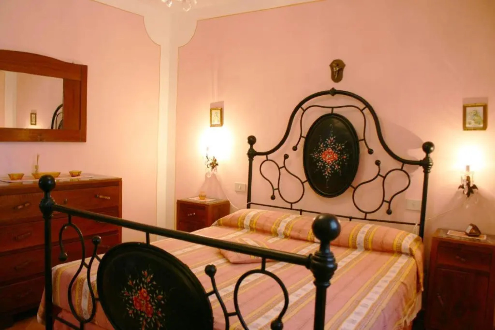 Wonderful Private Villa With Private Pool, TV, Pets Allowed and Parking, Close to Montepulciano