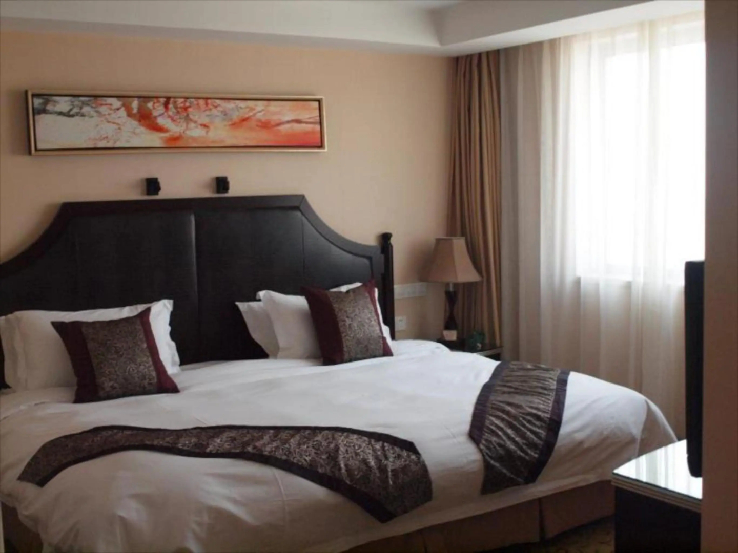 Grand Hoya Hotel