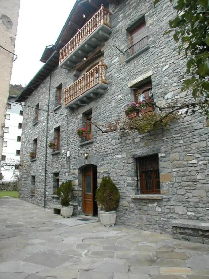 Apartamentos Casa Buisan